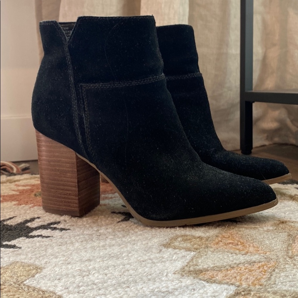 Nine West Black Suede Bootie size 7.5